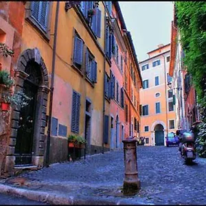https://loft-in-town-domenichino-at-coloseum.it-romehotels.com